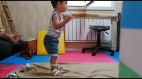 بدست آوردن توانایی ایستادن کودک نابینای تاخیر حرکتی به کمک کاردرمانی