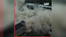 تصاویری از تخریب بزرگترین ساختمانها و آسمان خراش‌ها