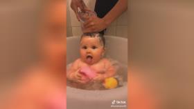 حمام کردن بچه