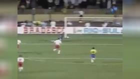 چنین روزی سال 1997.. اولین بار زوج #رونالدو و #روماریو باهم بازی رو مقابل لهستان