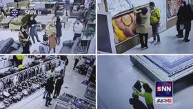 فیلم پربازدید برخورد با زنان بی‌حجاب در فروشگاه سرشناس فرش !